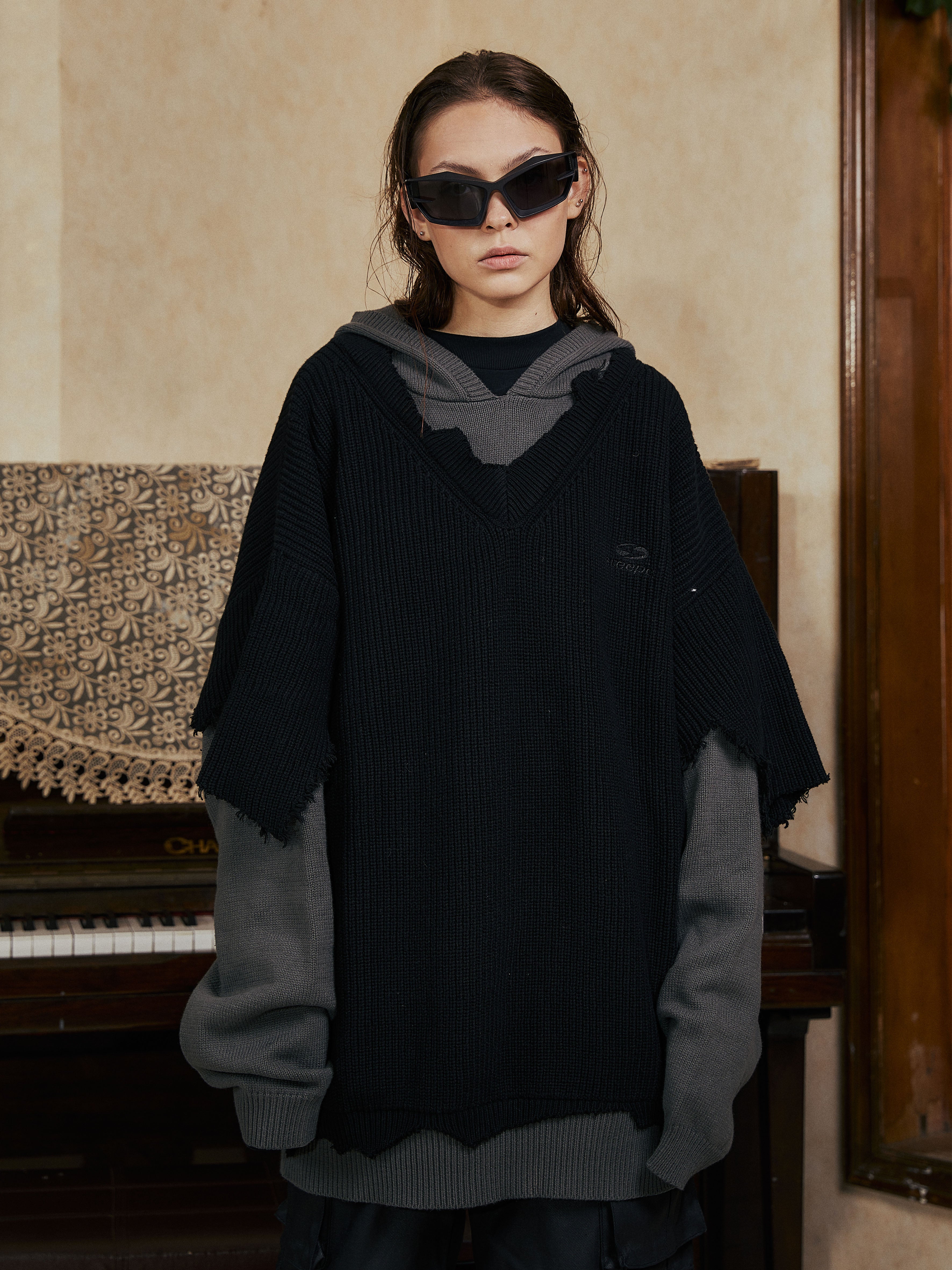 STEEPC 2 Color Splicing Broken Hooded Knit Sweater
