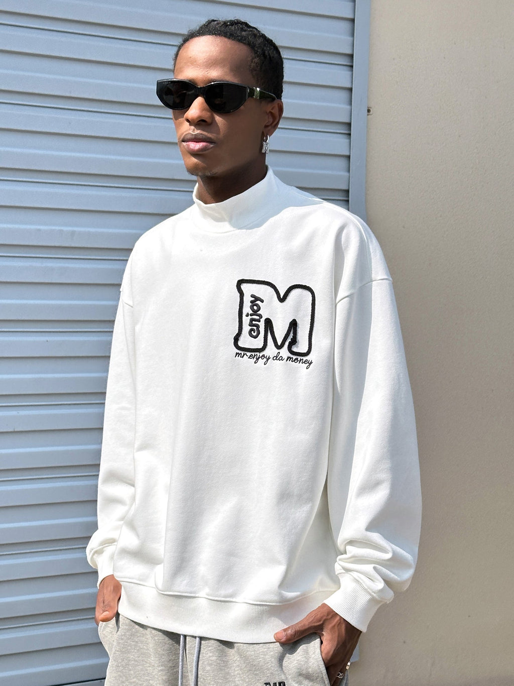 MEDM Logo Half High Neck Sweatshirt