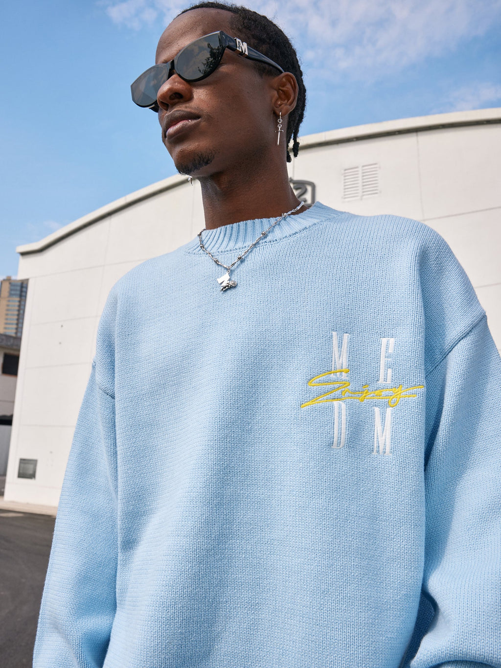 MEDM Basic Embroidery Logo Knit Sweater