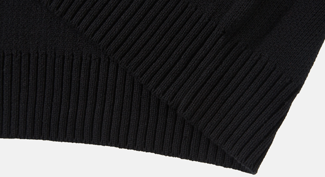 MEDM Flower Font Logo Knit Sweater