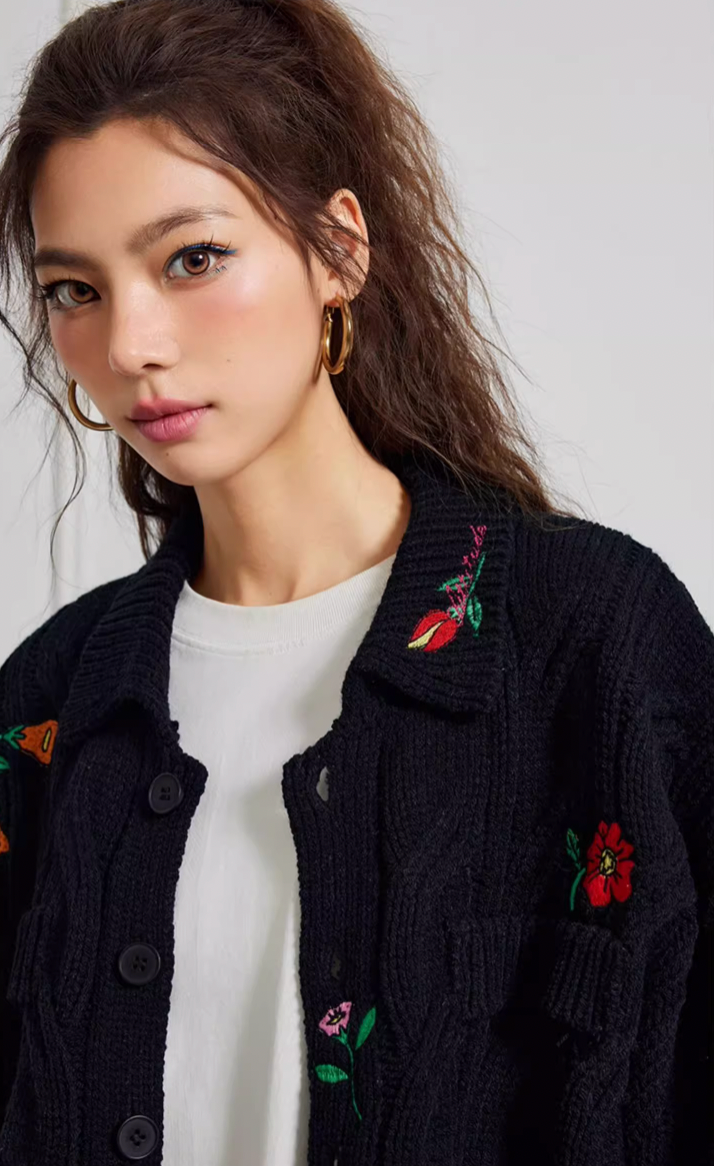 Achock Flower & Bee Embroidery Knit Cardigan
