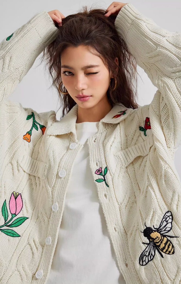 Achock Flower & Bee Embroidery Knit Cardigan
