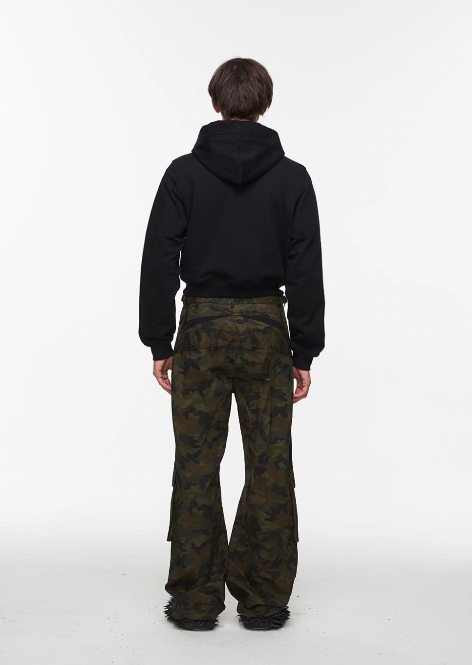 BLIND NO PLAN Basic Patchwork Logo Embroidery Short Hoodie