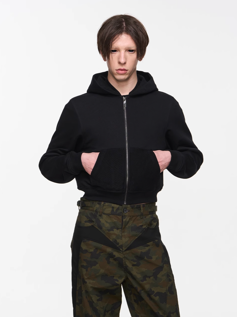 BLIND NO PLAN Basic Patchwork Logo Embroidery Short Hoodie