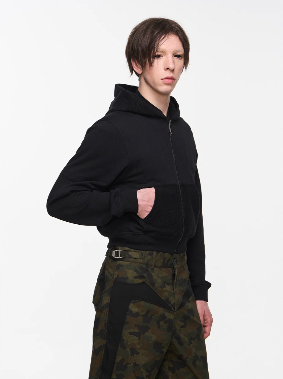 BLIND NO PLAN Basic Patchwork Logo Embroidery Short Hoodie