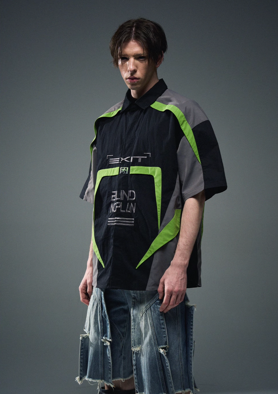 BLIND NO PLAN Colorblocked Racing Heavy Embroidery Short Sleeve Shirt