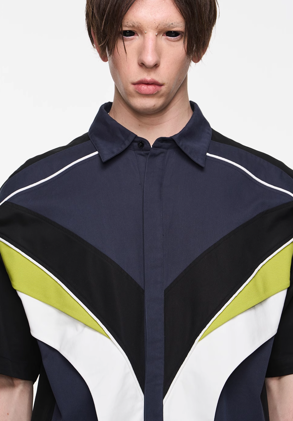 BLIND NO PLAN Colorblocked 3D Striped Short Sleeved Shirt