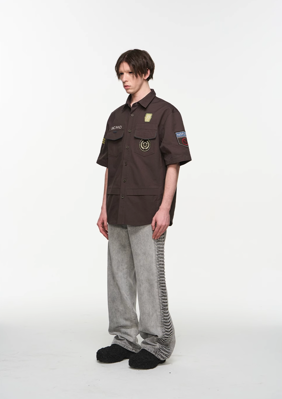 BLIND NO PLAN Badge Embroidered Short Sleeve Shirt