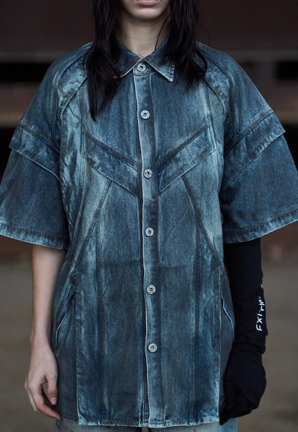 BLIND NO PLAN Washed & Distressed Denim Short Sleeve Shirt