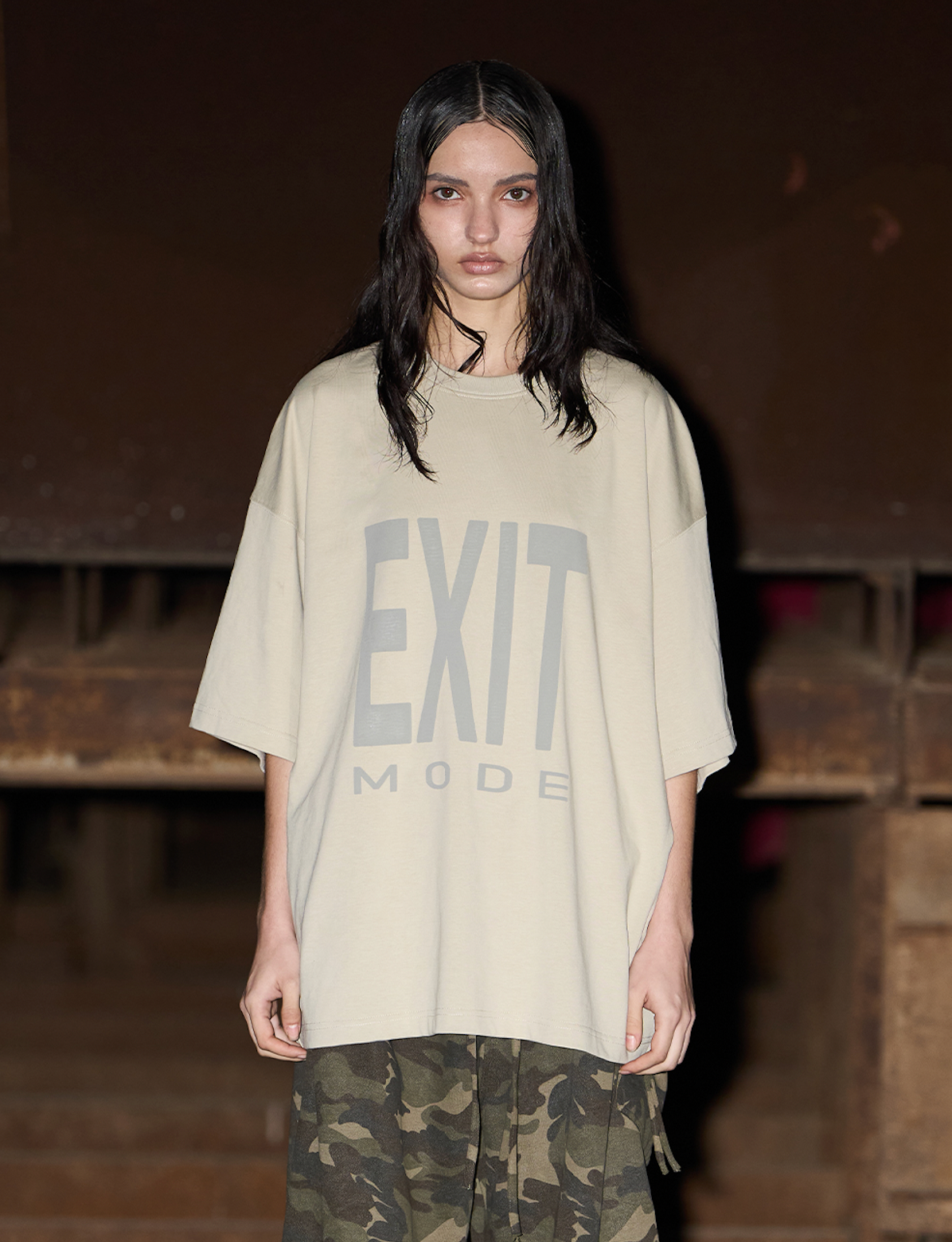 BLIND NO PLAN EXIT MODE Basic Large Logo Printing Tee
