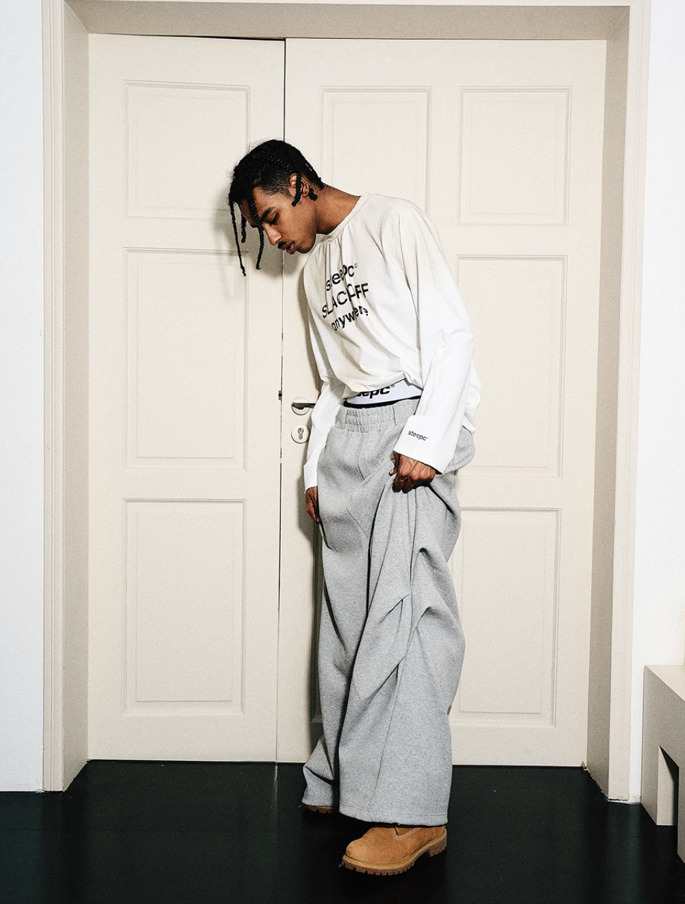 STEEPC Dimensional Cut Pleated Baggy Sweatpants