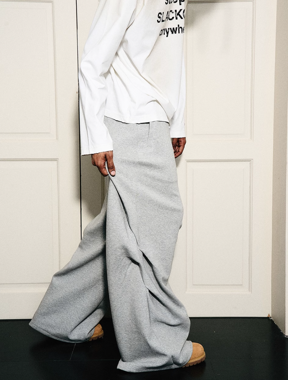 STEEPC Dimensional Cut Pleated Baggy Sweatpants