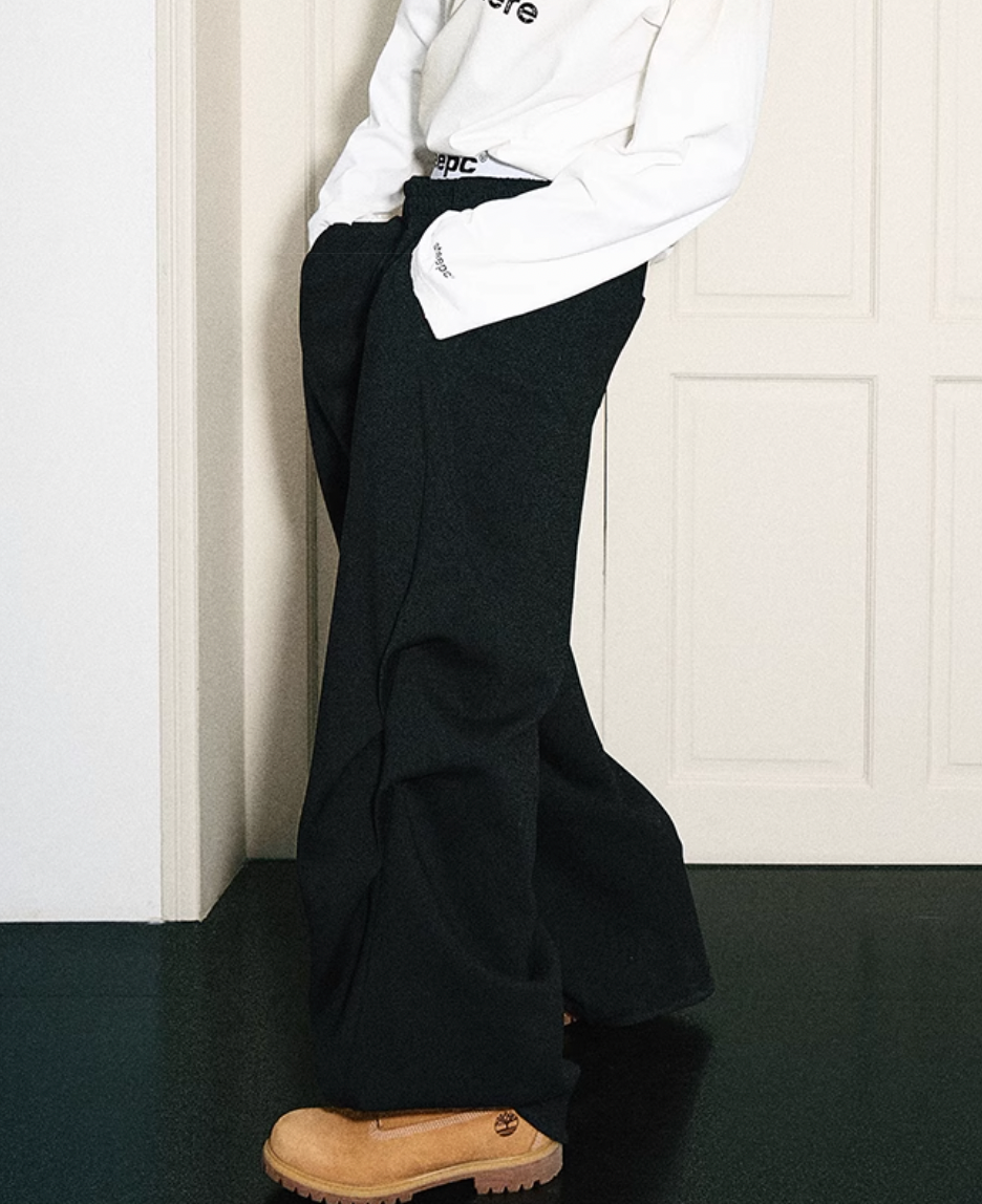 STEEPC Dimensional Cut Pleated Baggy Sweatpants
