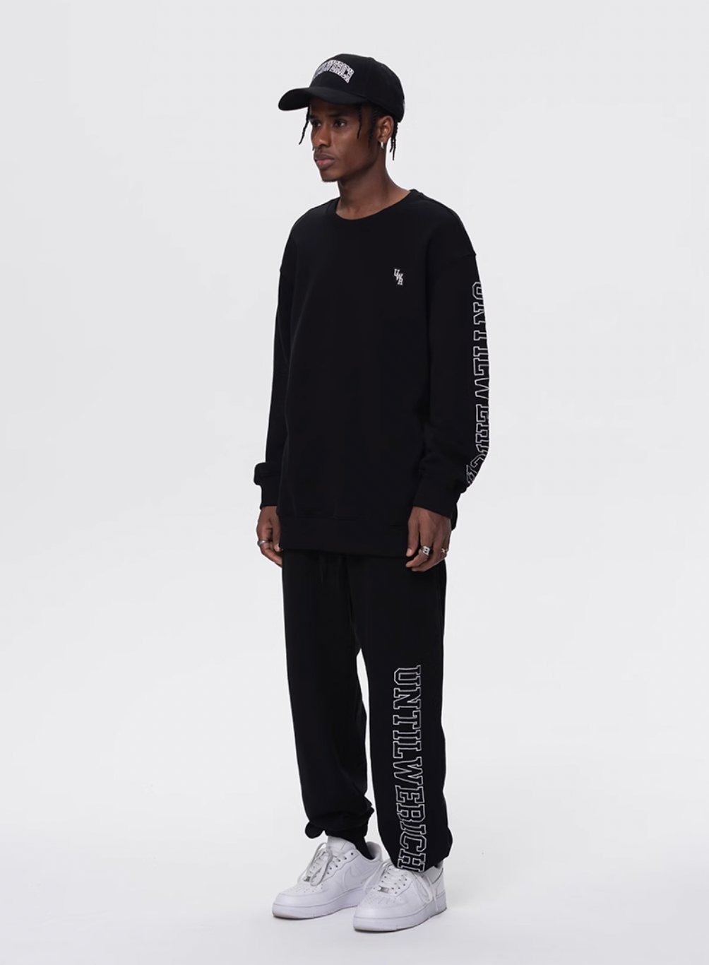 UNTILWERICH Logo Embroidered Sweatshirt
