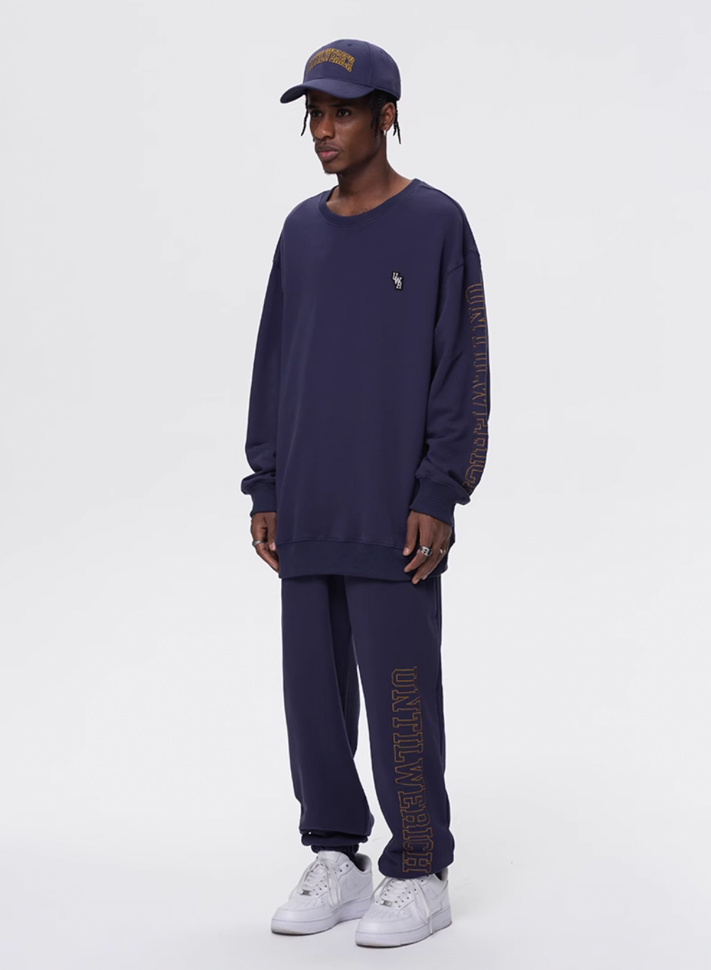 UNTILWERICH Logo Embroidered Sweatshirt