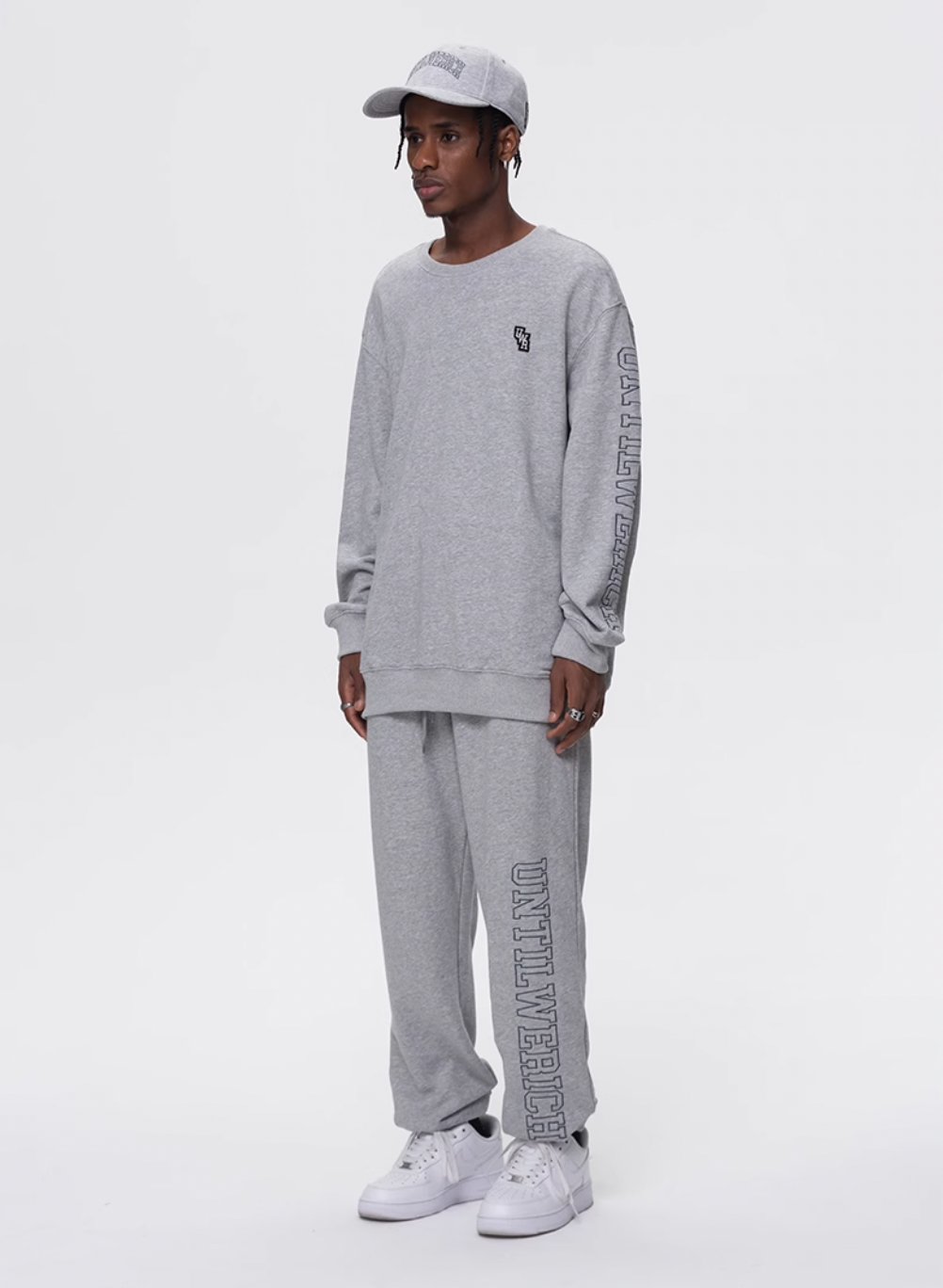 UNTILWERICH Logo Embroidered Sweatshirt