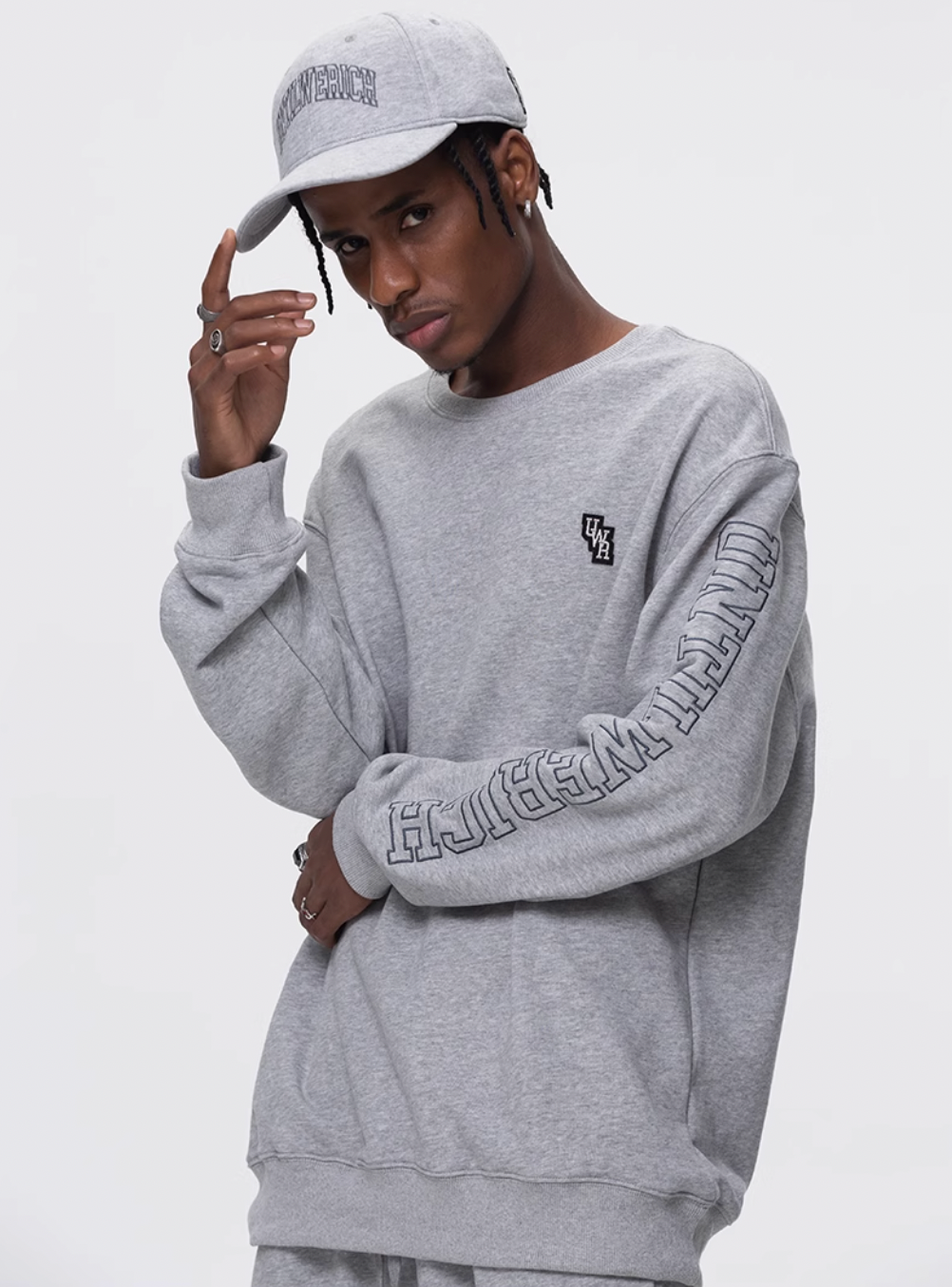 UNTILWERICH Logo Embroidered Sweatshirt