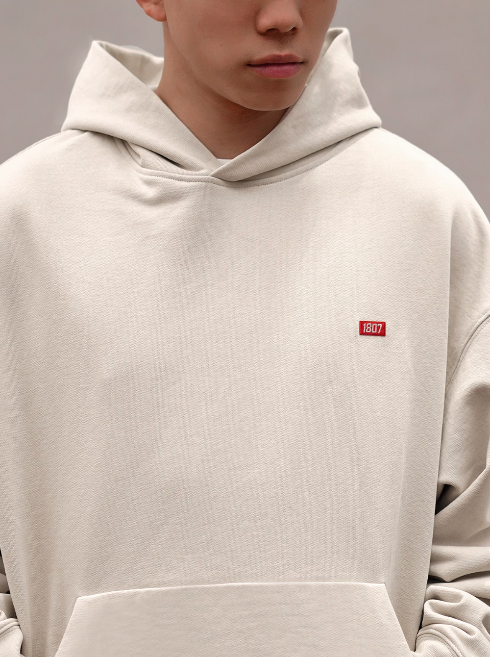 1807 One Point Box Logo Embroidery Hoodie