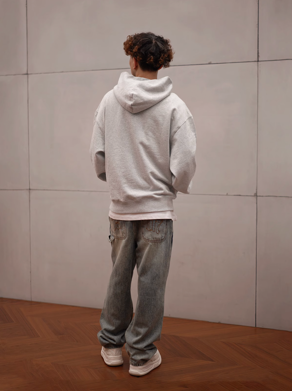 1807 One Point Box Logo Embroidery Hoodie