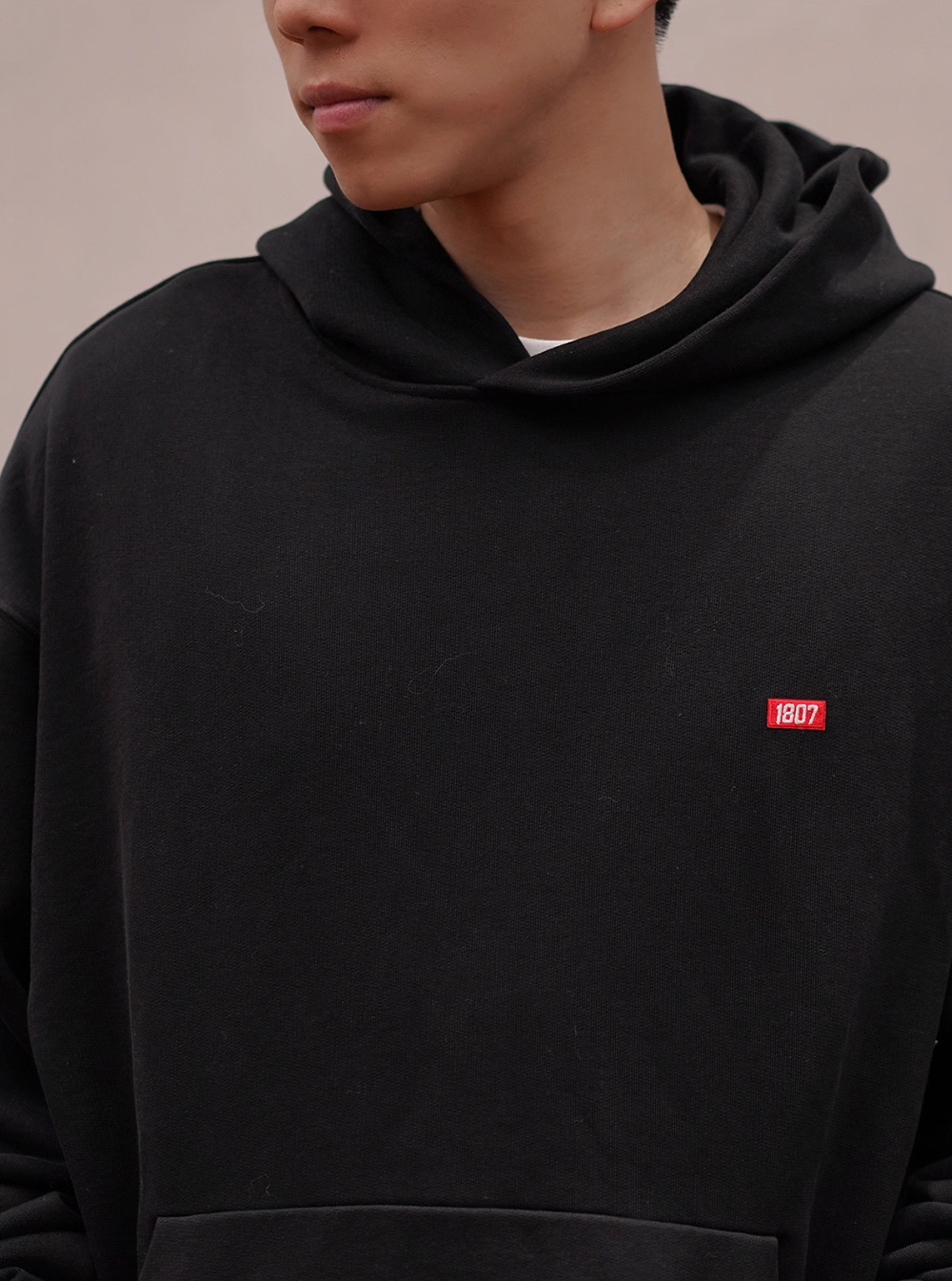 1807 One Point Box Logo Embroidery Hoodie