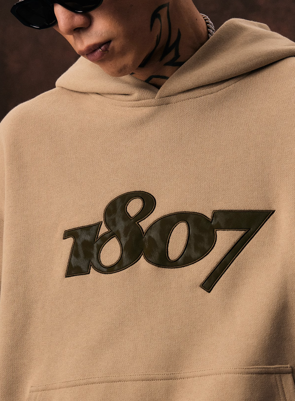 1807 Leopard Print Applique Embroidery Hoodie