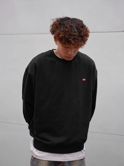1807 One Point Box Logo Embroidery Sweatshirt