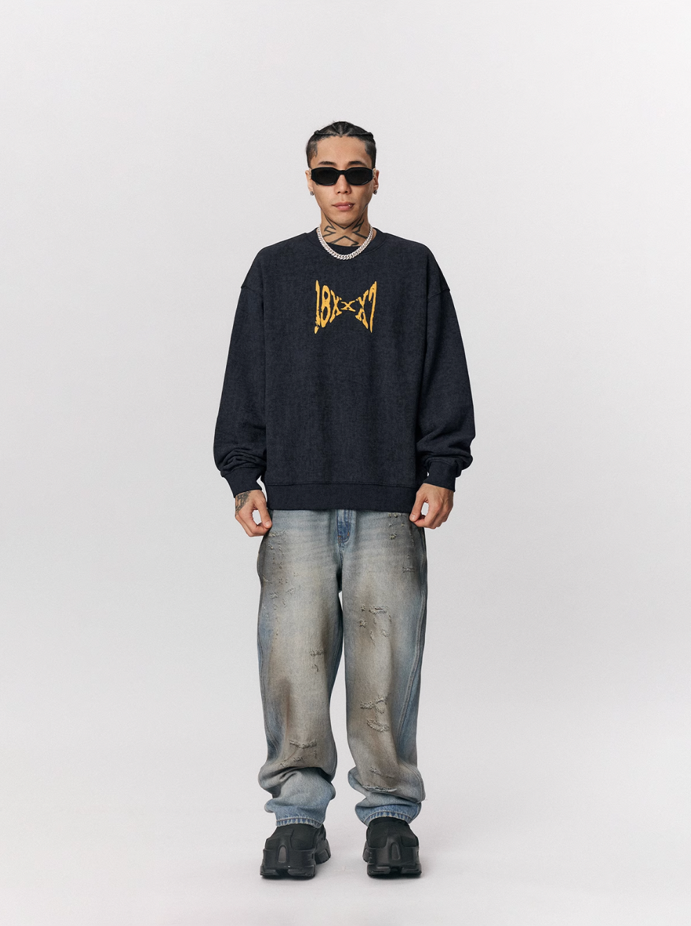1807 18x7 Printed Batik Sweatshirt