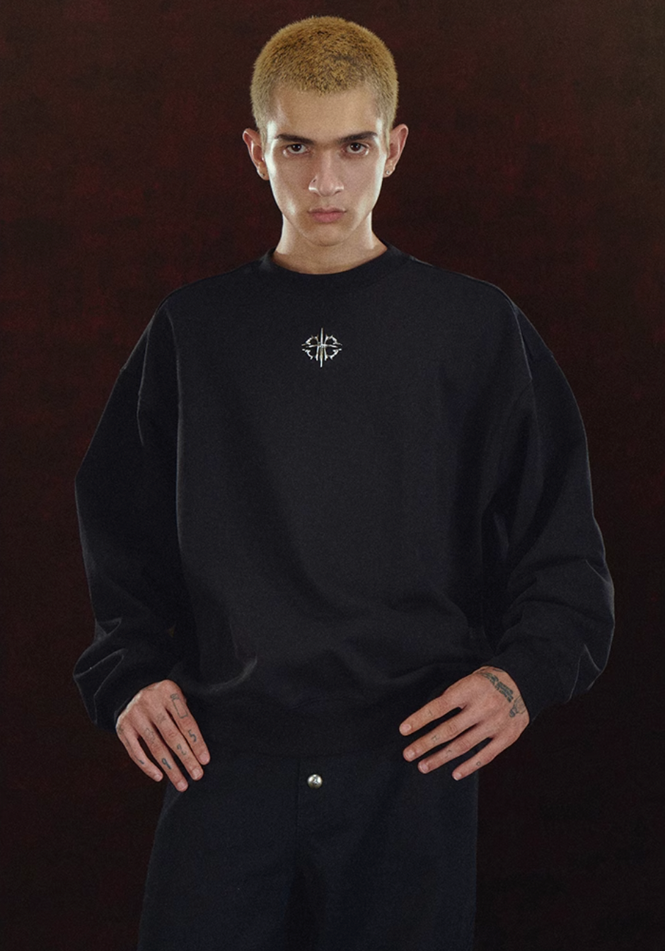 DICETINY Metal Logo Basic Sweatshirt