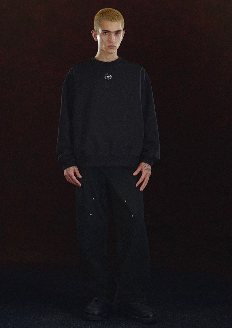 DICETINY Metal Logo Basic Sweatshirt