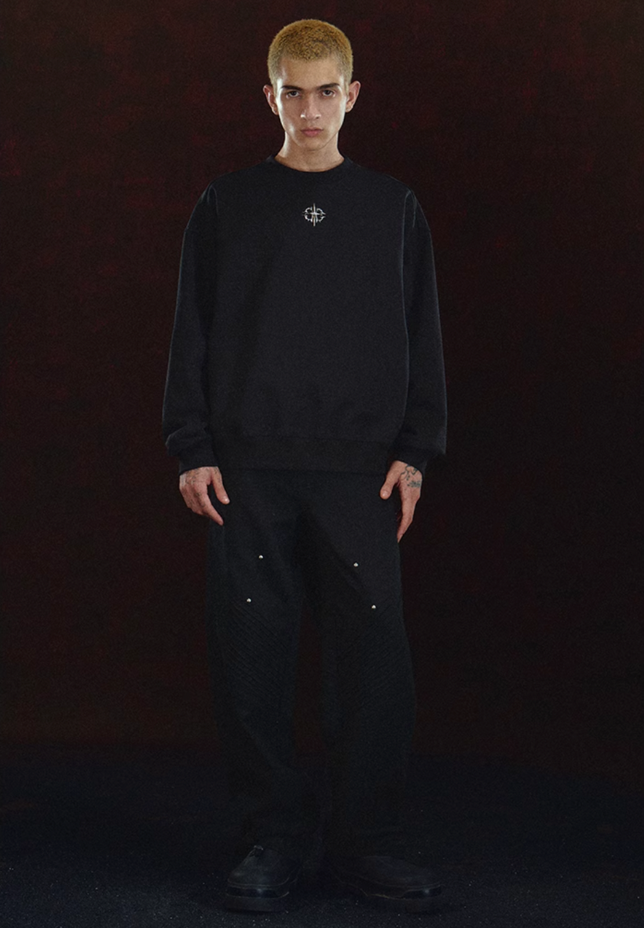 DICETINY Metal Logo Basic Sweatshirt