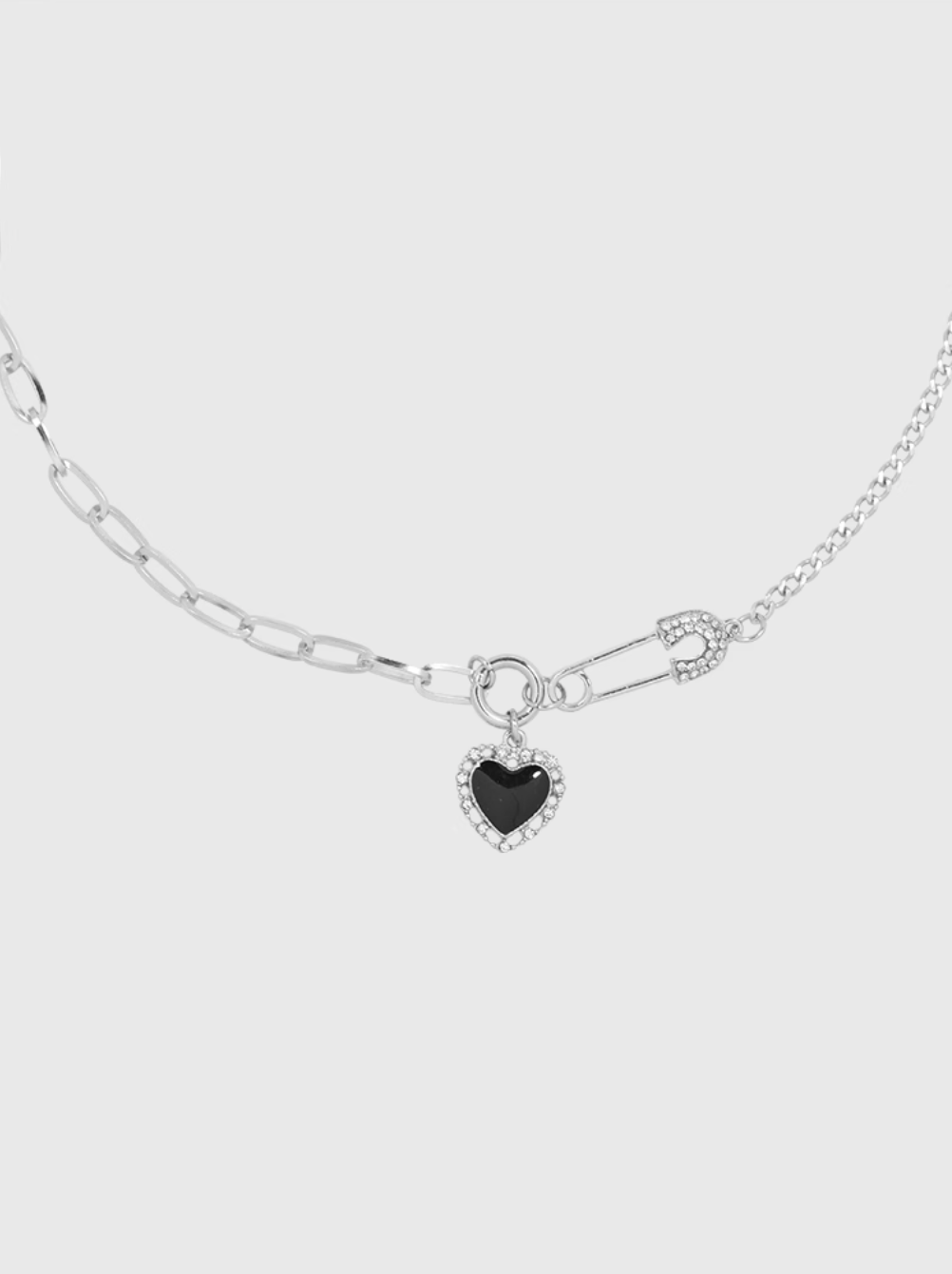 AWE Diamond Pin Black Heart Chain Necklace
