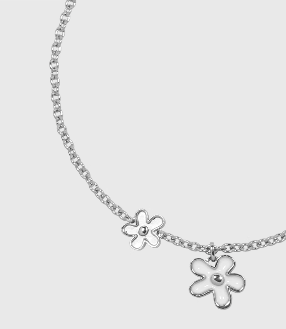 AWE The First Blooming Flowers Chain Necklace