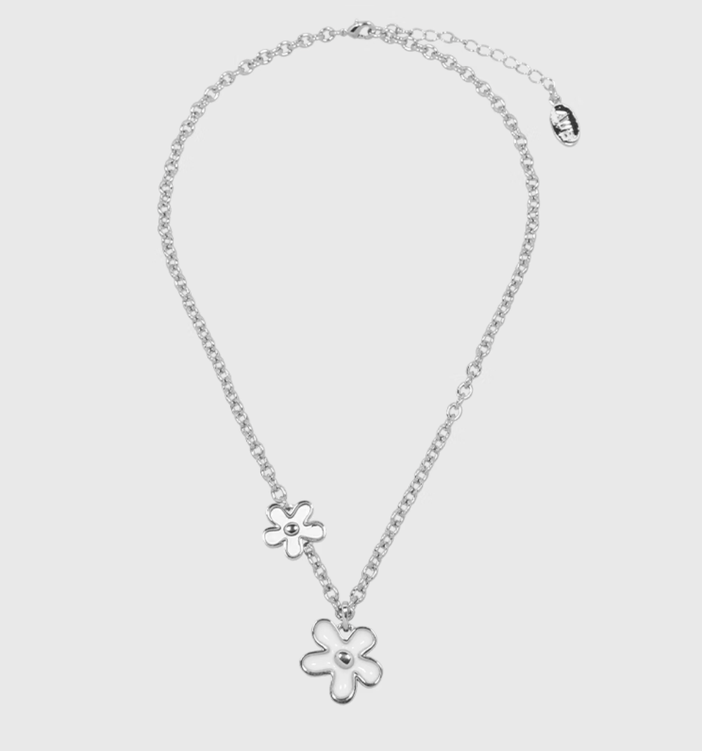 AWE The First Blooming Flowers Chain Necklace