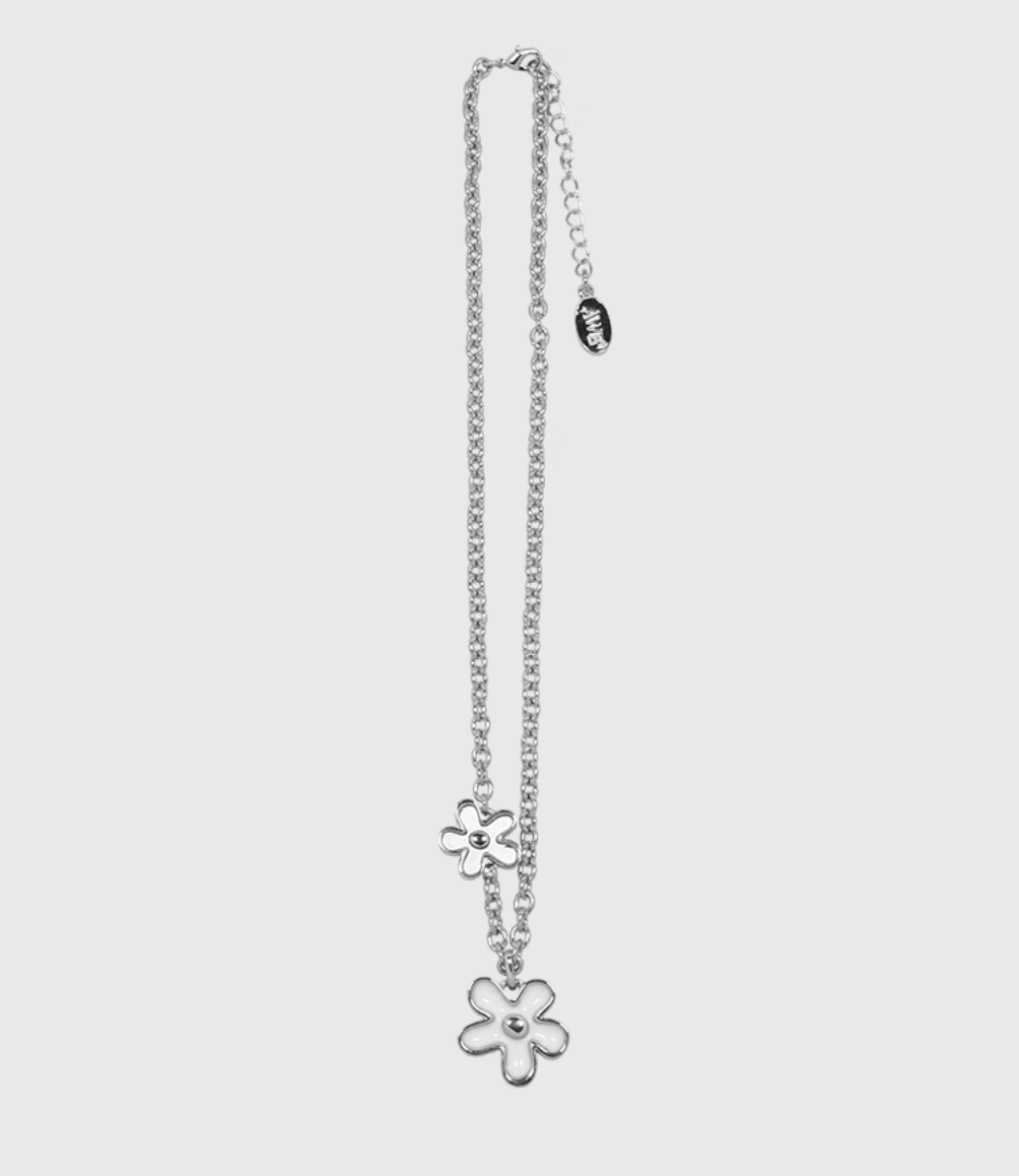 AWE The First Blooming Flowers Chain Necklace