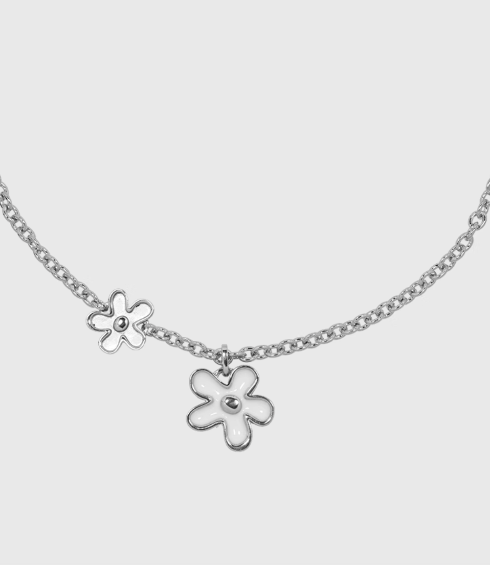 AWE The First Blooming Flowers Chain Necklace