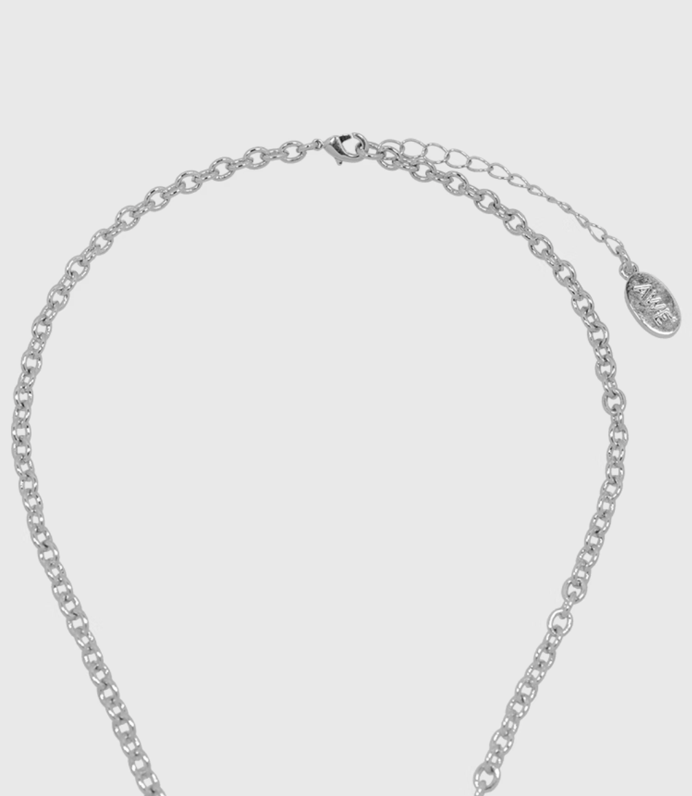 AWE The First Blooming Black Flowers Chain Necklace