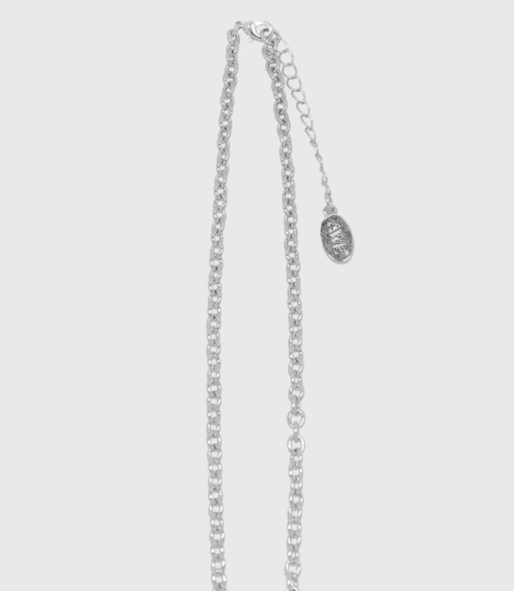 AWE The First Blooming Black Flowers Chain Necklace