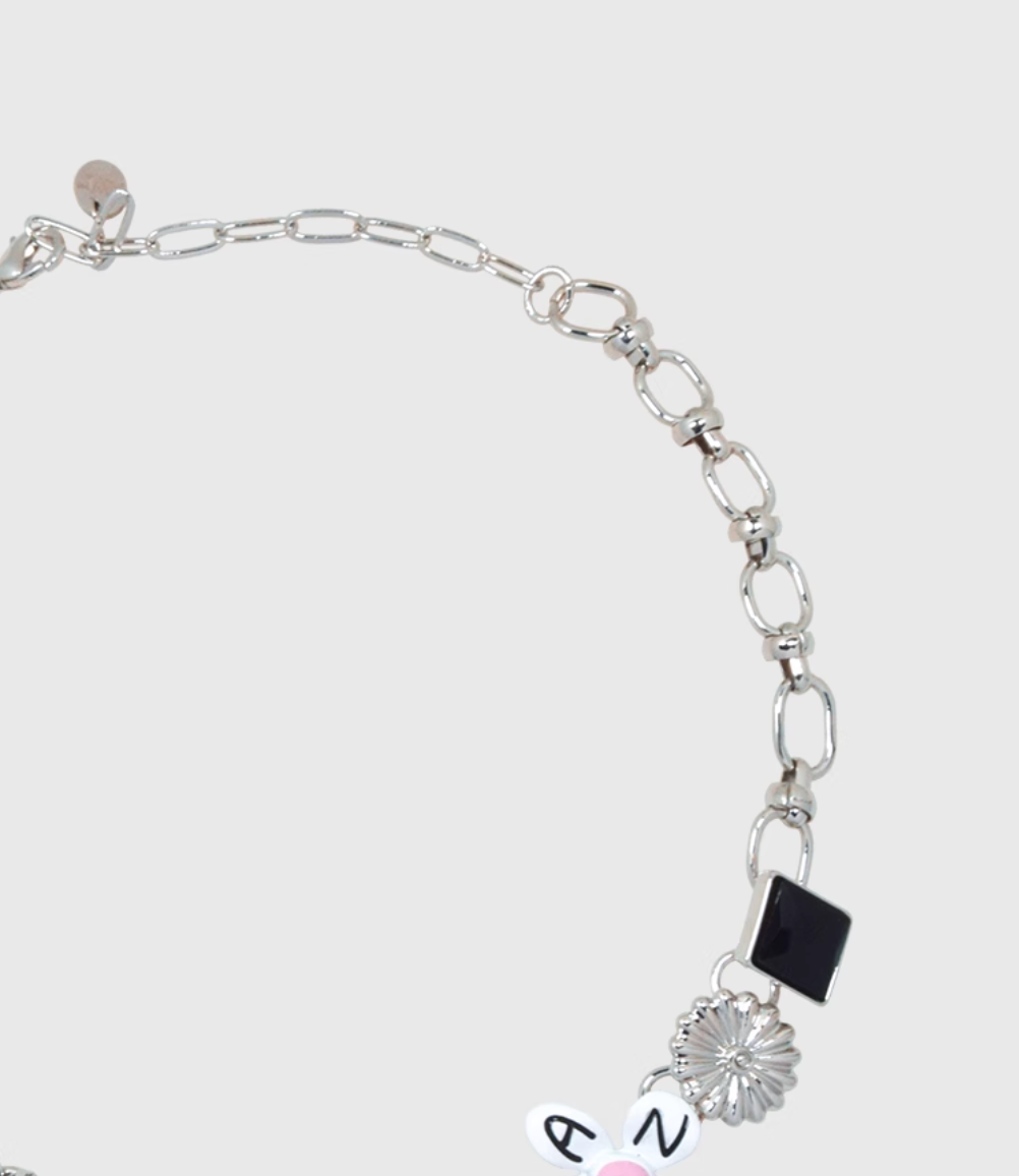 AWE Black Love Heart Daisy Chain Necklace