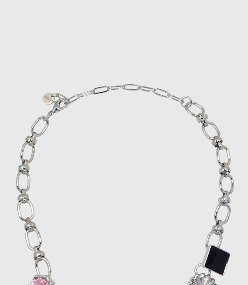 AWE Black Love Heart Daisy Chain Necklace