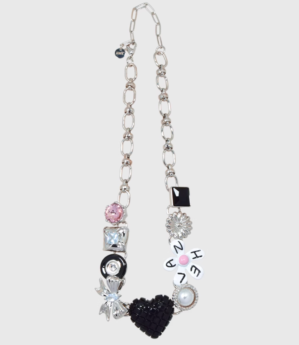 AWE Black Love Heart Daisy Chain Necklace