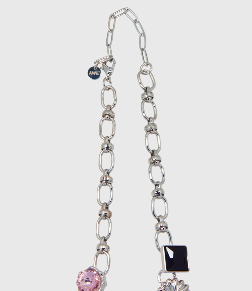 AWE Black Love Heart Daisy Chain Necklace