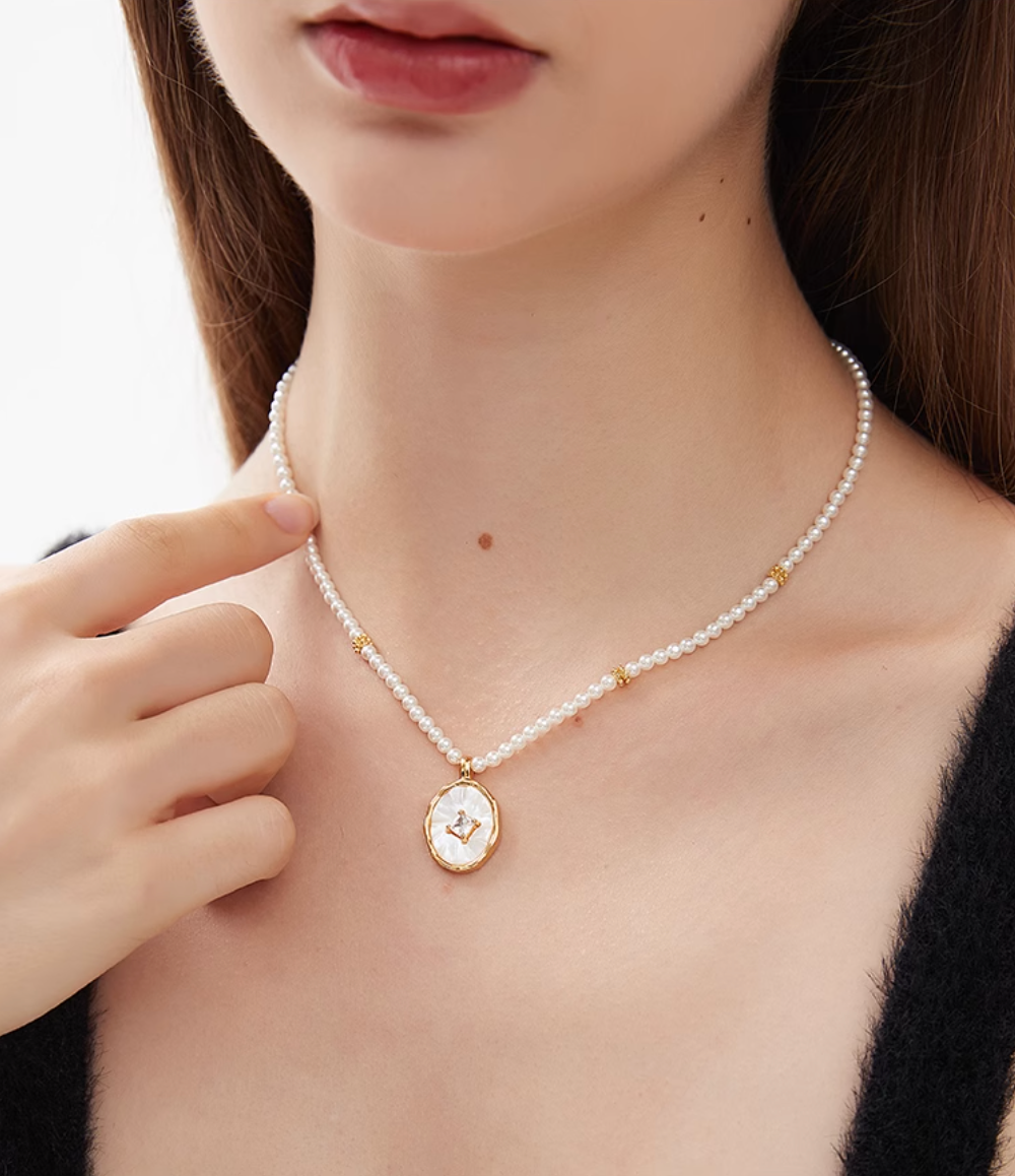 AWE Zirconia Pendant Pearl Beaded Necklace
