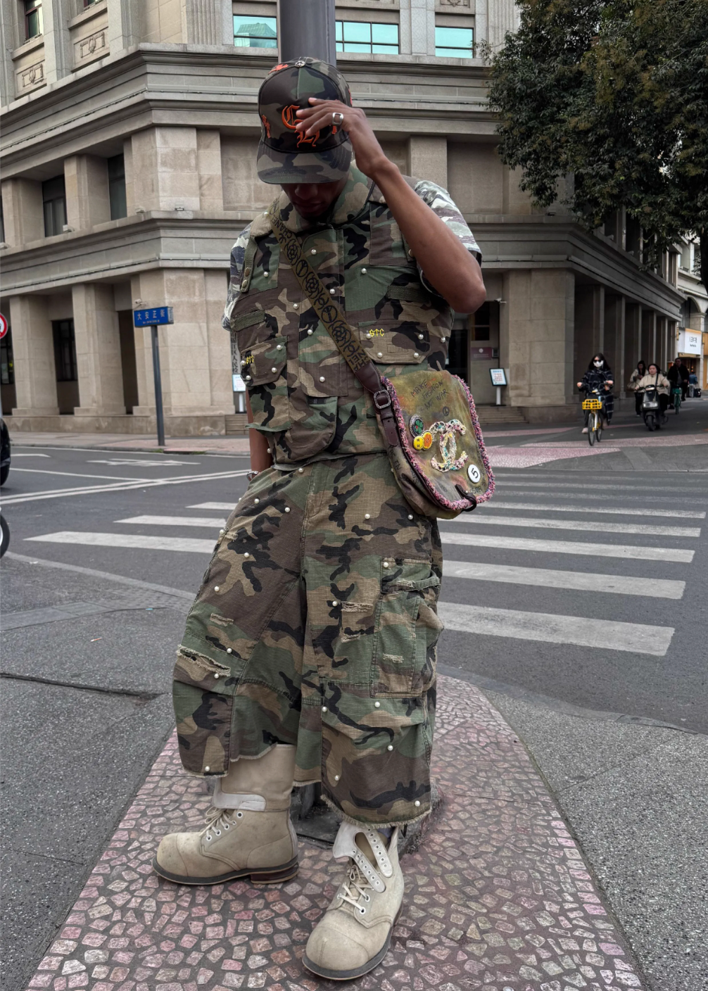 STEEPC M-65 Pearl Embellished Camouflage Baggy Cargo Shorts