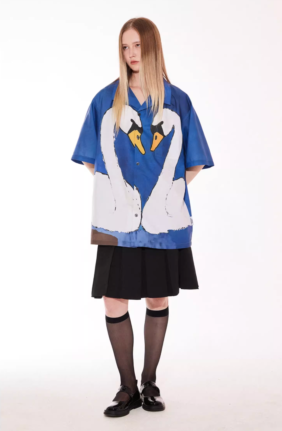 EMPTY REFERENCE Hand Painted Swan Print Short Sleeve Shirt
