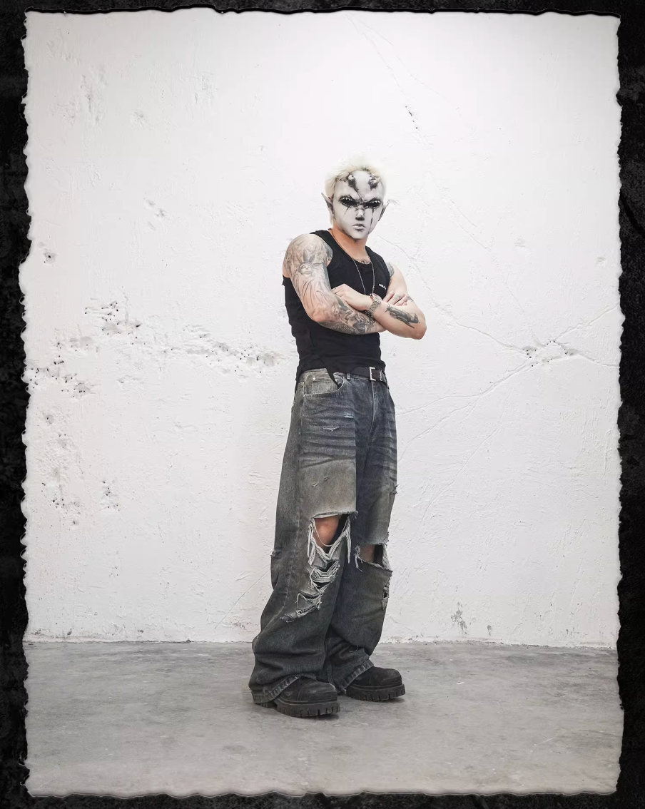 UNDERWATER Dirty Dye Aged Torn Baggy Jeans