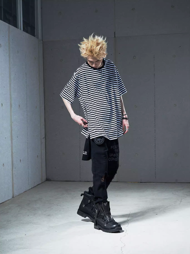VENTUREK Striped Side Zipper Tee