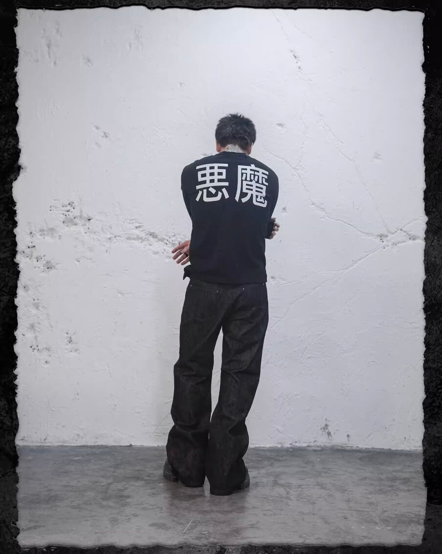 UNDERWATER Black Demon Print Distressed Long Sleeve Tee