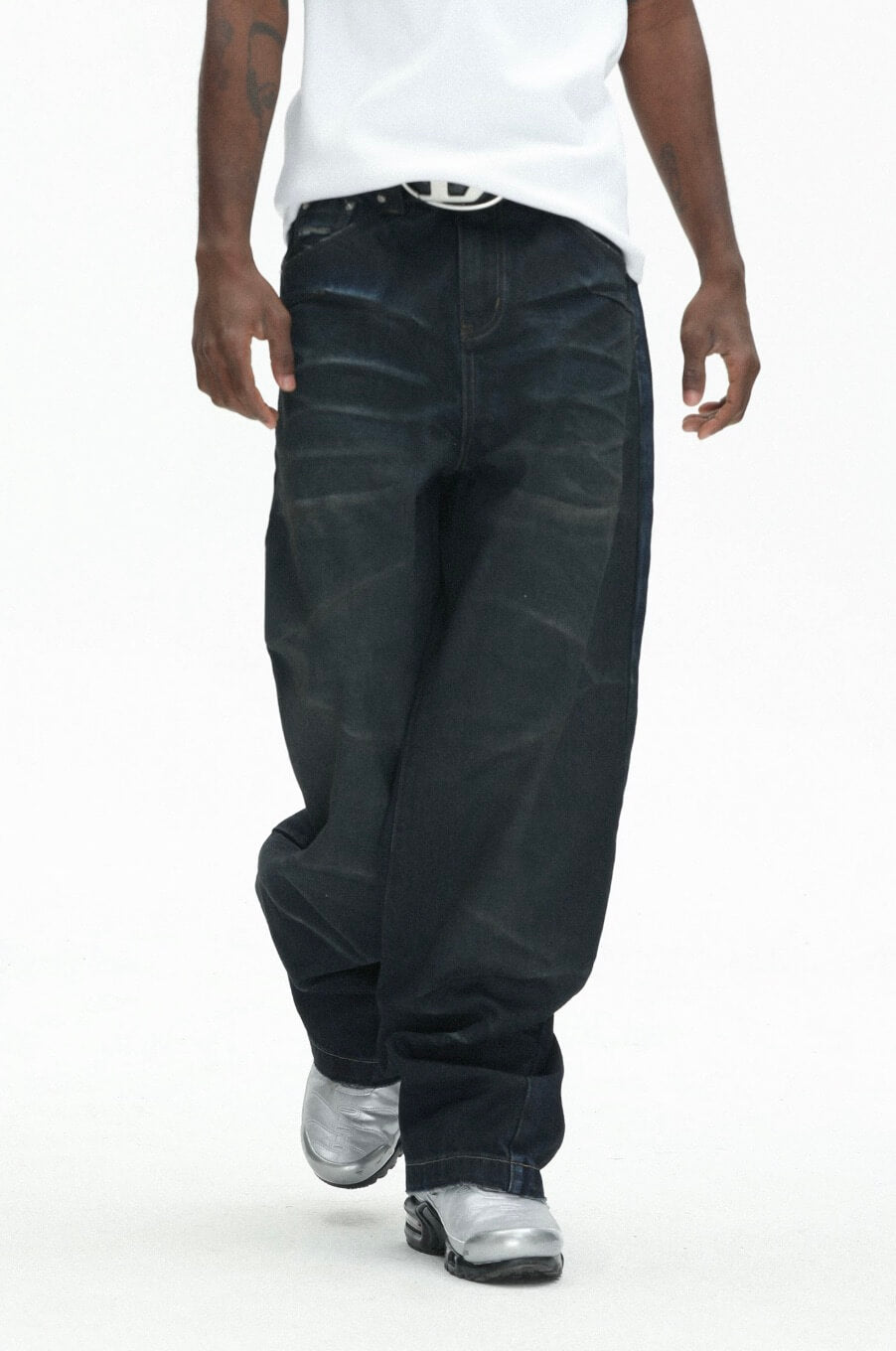 UNTILWERICH Vintage Whiskered Washed Distressed Jeans