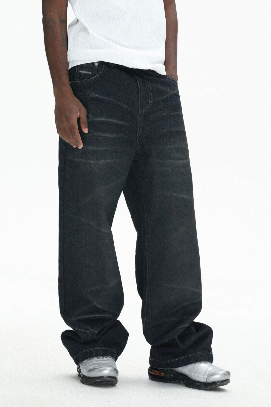 UNTILWERICH Vintage Whiskered Washed Distressed Jeans