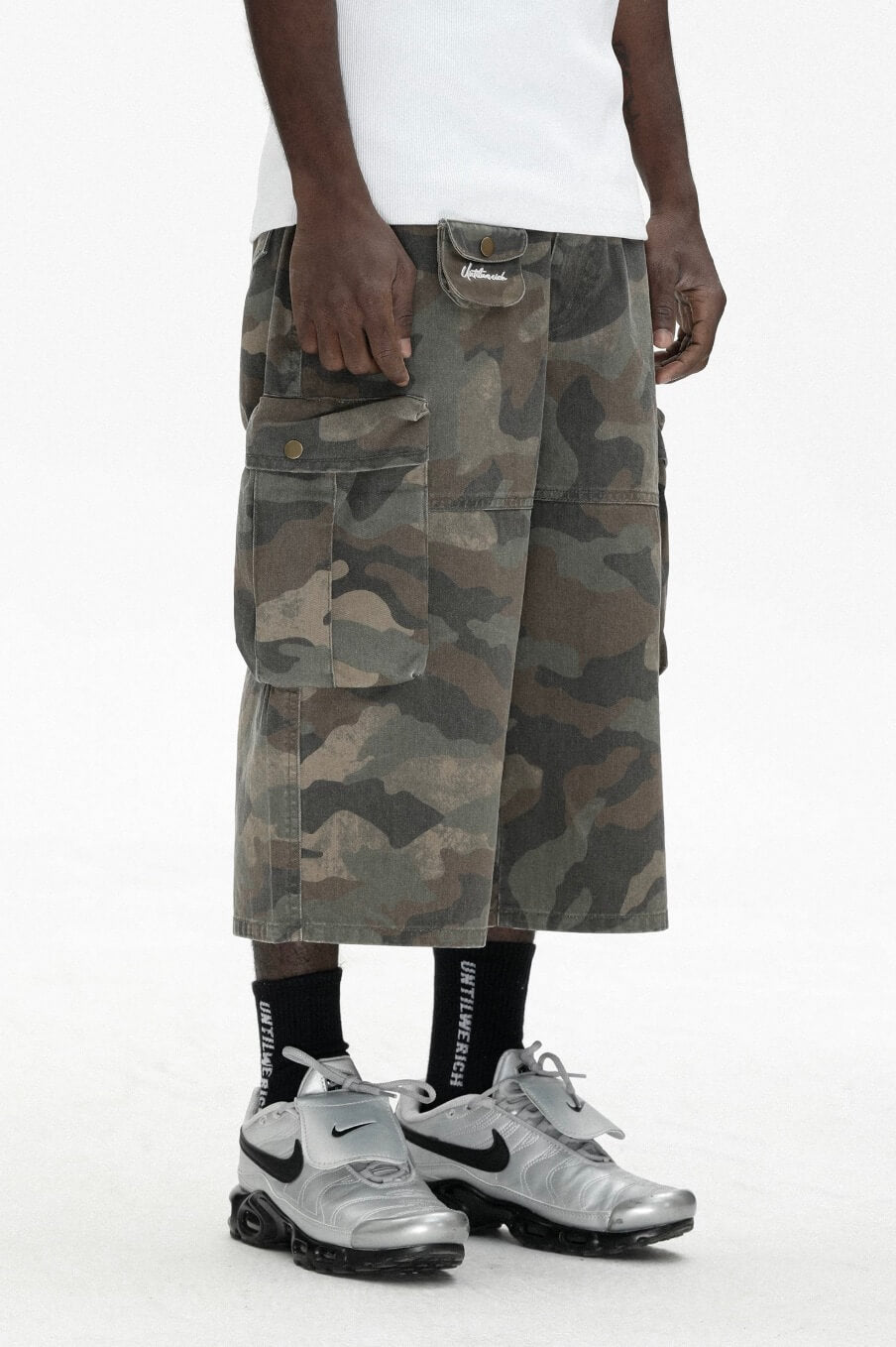 UNTILWERICH Washed Camo Multi Pocket Wide Cargo Below Knee Shorts